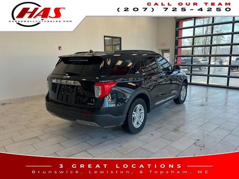 Used 2022 Ford Explorer XLT w/ Equipment Group 202A image 6