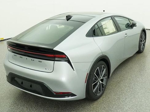 New 2026 Toyota Prius Limited FWD image 5