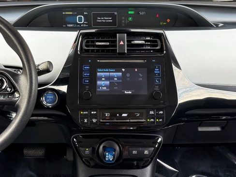 Used 2019 Toyota Prius LE FWD image 21