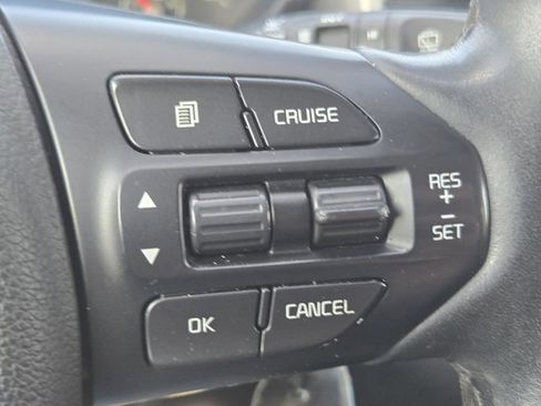 Used 2018 Kia Sorento LX image 25