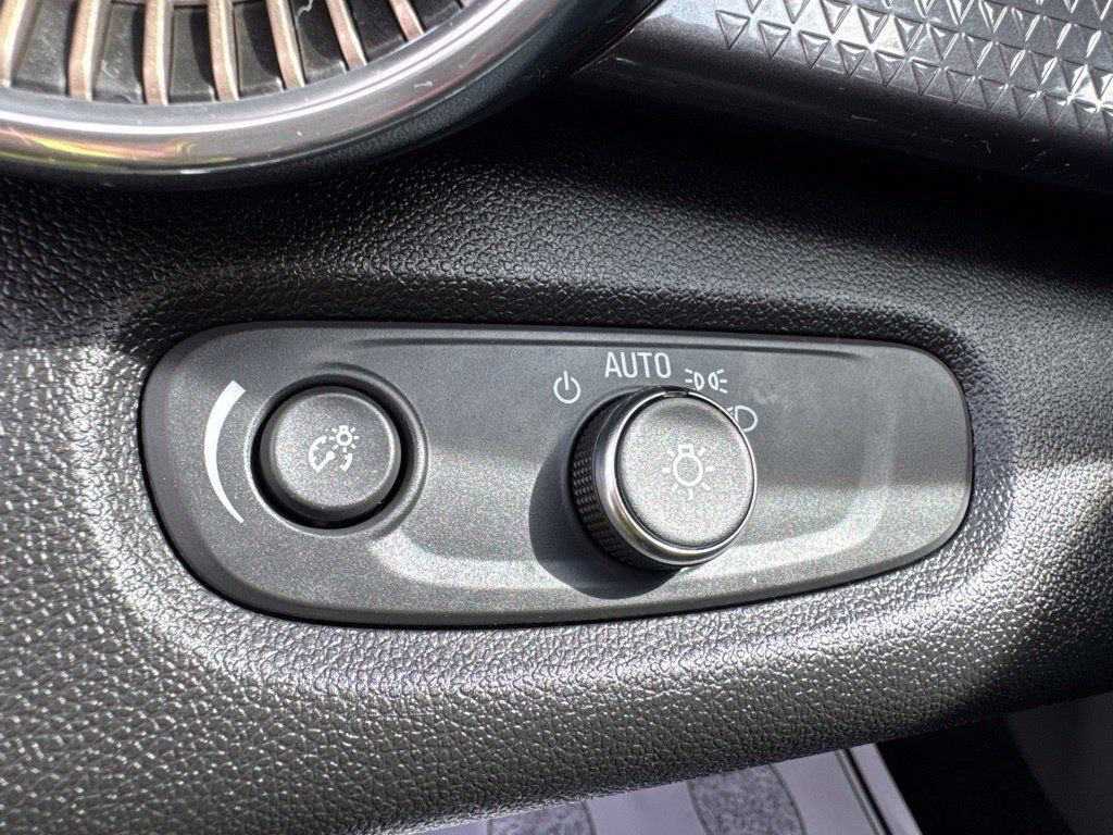 Used 2024 Chevrolet Trax ACTIV FWD image 14