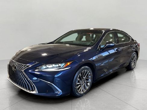 Used 2024 Lexus ES 350 Ultra Luxury w/ Accessory Package (Z1) image 3