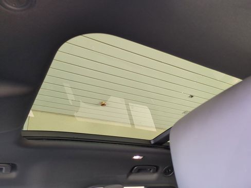 New 2025 Land Rover Defender 130 S image 19