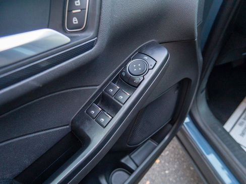 Used 2025 Ford Escape ST-Line Select AWD/4WD image 18