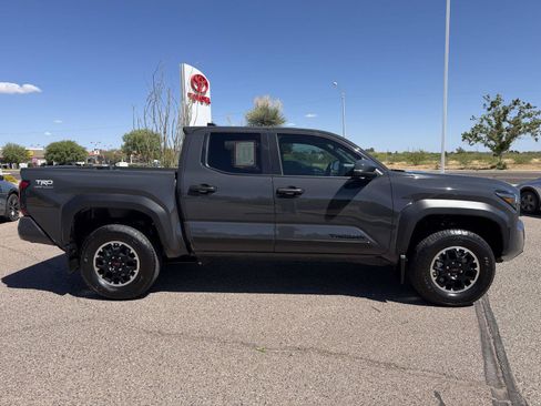 Certified 2025 Toyota Tacoma TRD Off-Road w/ TRD Off Road Upgrade Package AWD/4WD image 5