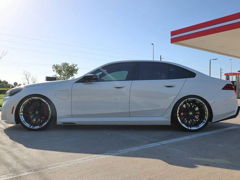 Used 2026 BMW M5 w/ Executive Package AWD/4WD image 18