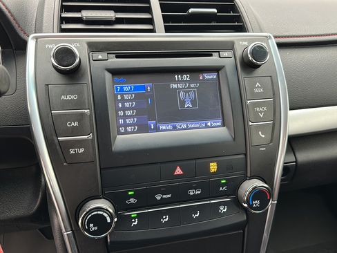 Used 2016 Toyota Camry SE FWD image 19