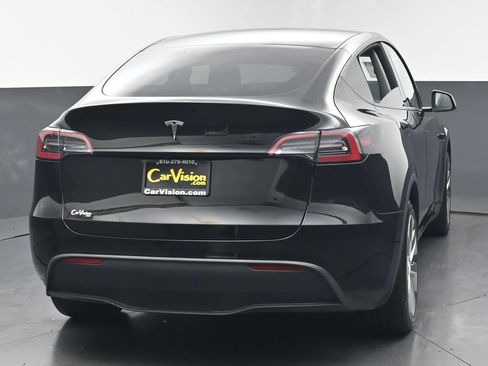 Used 2024 Tesla Model Y Long Range AWD/4WD image 6
