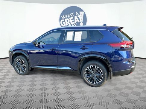 Used 2025 Nissan Rogue Platinum w/ Tech Package image 3