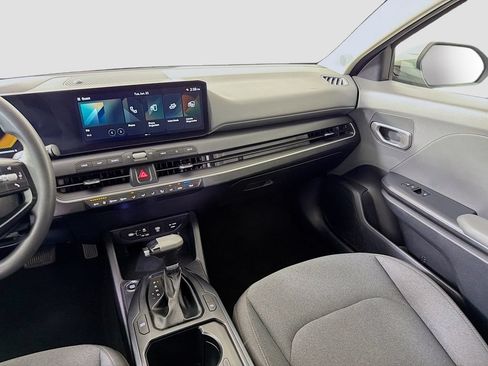 Used 2025 Kia K4 FWD image 25