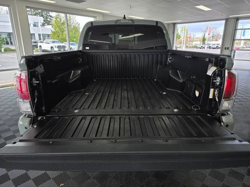 Used 2023 Toyota Tacoma TRD Off-Road w/ TRD Premium Off Road Package image 15