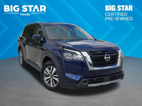 Used 2025 Nissan Pathfinder SL FWD image 1