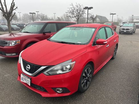 Used 2019 Nissan Sentra SR image 3