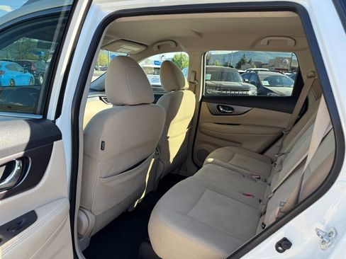 Used 2016 Nissan Rogue S w/ Appearance Package image 11