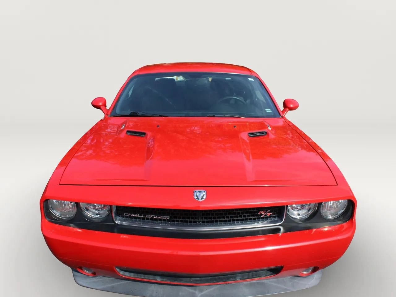 Used 2010 Dodge Challenger R/T RWD image 2