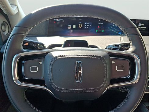 New 2025 Lincoln Navigator L Reserve image 16