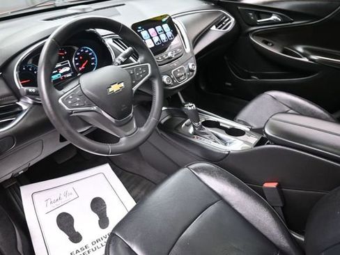 Used 2018 Chevrolet Malibu LT w/ Leather Package FWD image 18