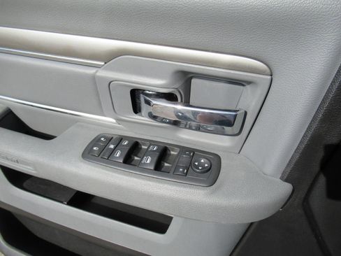 Used 2019 RAM 1500 Classic SLT AWD/4WD image 22