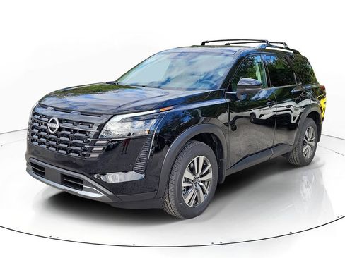 New 2026 Nissan Pathfinder SL image 3