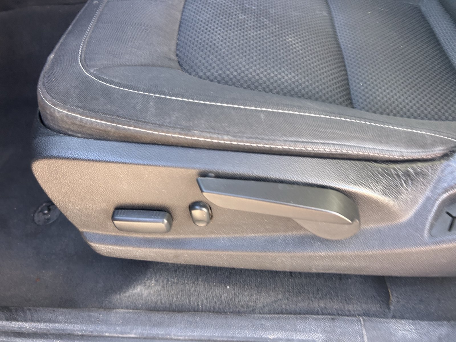 Used 2021 Chevrolet Colorado LT w/ Safety Package RWD image 15