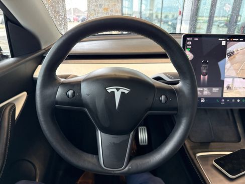 Used 2022 Tesla Model Y Performance AWD/4WD image 3