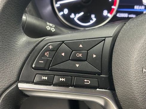 Used 2024 Nissan Sentra SV FWD image 18