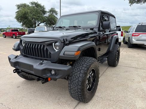 Used 2022 Jeep Wrangler Sport AWD/4WD image 3