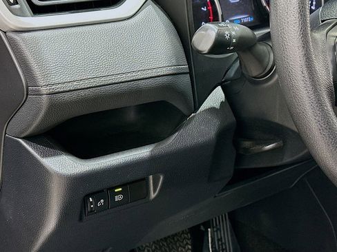 Used 2022 Toyota RAV4 LE FWD image 10