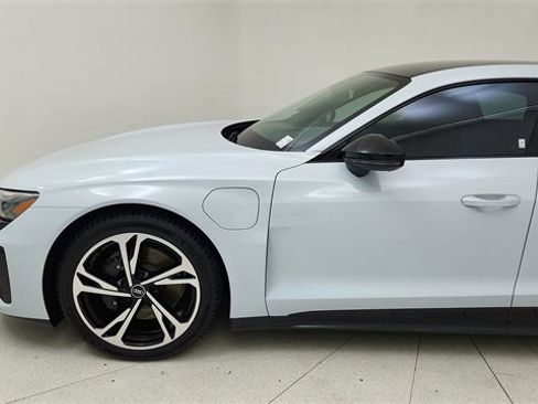 Used 2023 Audi e-tron GT Premium Plus w/ Performance Package image 9