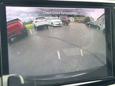 Used 2022 Chrysler Pacifica Touring-L FWD image 7