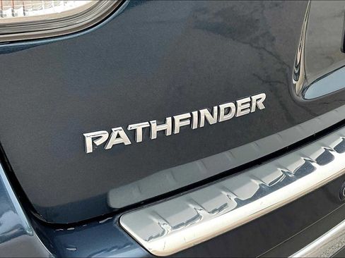 Used 2013 Nissan Pathfinder SL FWD image 10