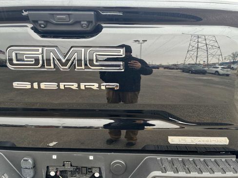 Used 2022 GMC Sierra 1500 Elevation w/ LPO, Elevation Black Package image 32