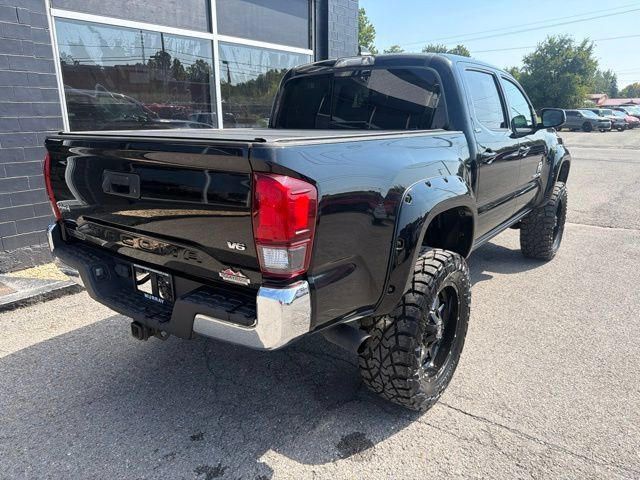 Used 2019 Toyota Tacoma SR5 AWD/4WD image 13