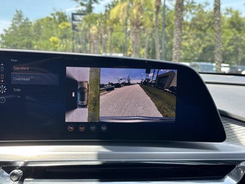 Used 2025 Cadillac Lyriq Luxury RWD image 21