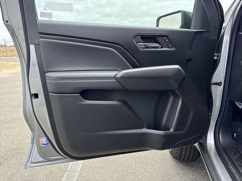 New 2026 GMC Canyon Elevation w/ LPO, Black Badging Package RWD image 17