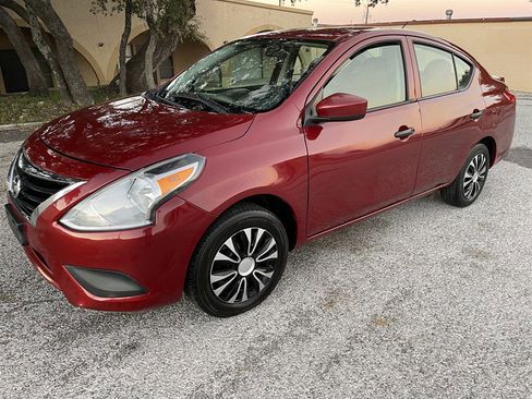 Used 2019 Nissan Versa S Plus image 3