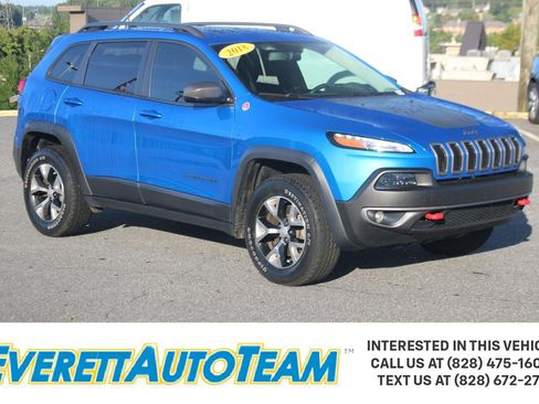 Used 2018 Jeep Cherokee Trailhawk w/ Quick Order Package 27L AWD/4WD image 1
