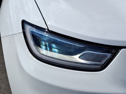 Certified 2024 Chrysler Pacifica Pinnacle FWD image 9