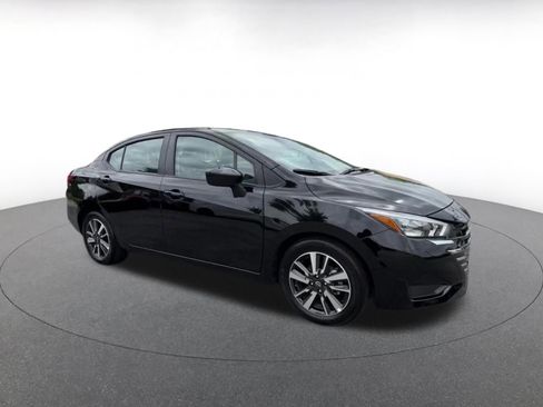 Used 2025 Nissan Versa SV FWD image 2