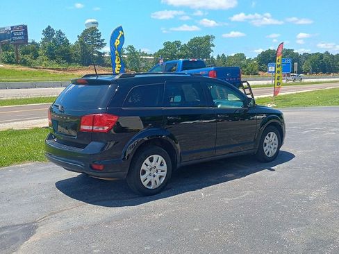 Used 2019 Dodge Journey SE FWD image 5