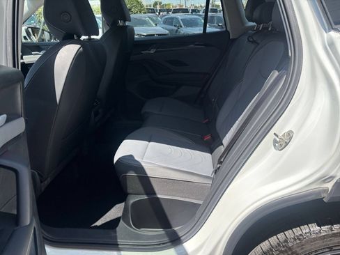 Used 2026 Volkswagen Tiguan SE AWD/4WD image 27
