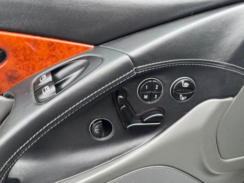 Used 2005 Mercedes-Benz SL 65 AMG image 8