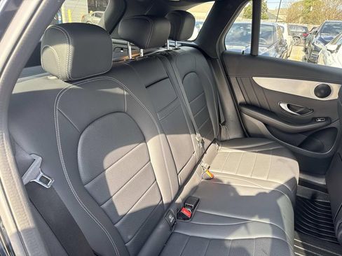 Used 2022 Mercedes-Benz GLC 300 4MATIC w/ AMG Line image 9