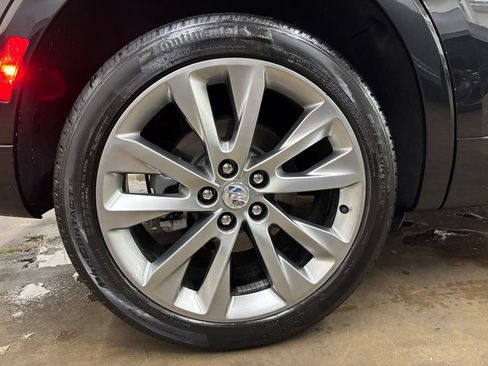 Used 2022 Buick Envision Avenir w/ Technology Package II FWD image 35