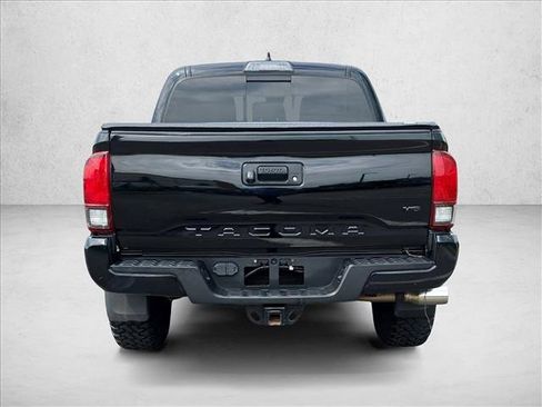 Used 2019 Toyota Tacoma TRD Sport AWD/4WD image 6