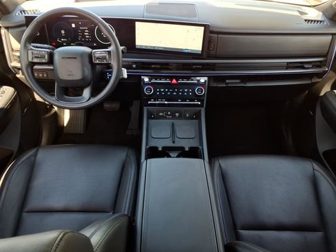 Used 2025 Hyundai Santa Fe Calligraphy FWD image 19