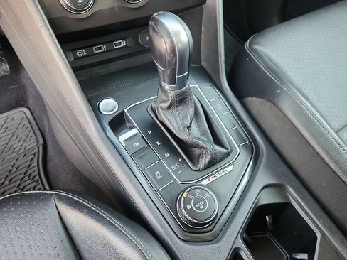 Used 2018 Volkswagen Tiguan SE w/ Panoramic Sunroof Package AWD/4WD image 20
