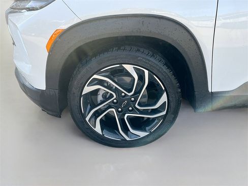 Used 2024 Chevrolet TrailBlazer RS w/ Driver Confidence Package image 29