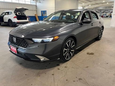 Used 2024 Honda Accord Touring image 7