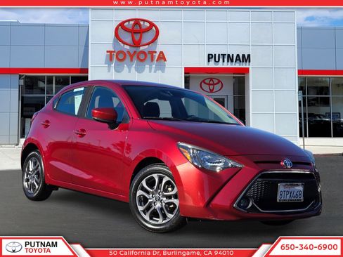 Used 2020 Toyota Yaris LE image 1